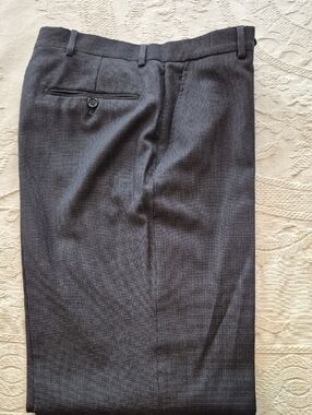 Kirkland Signature Men's Dress Pants in Charcoal